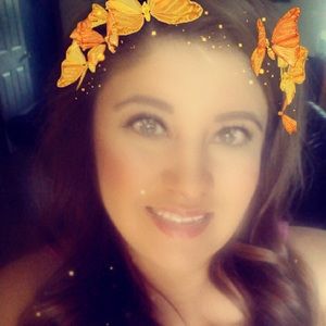 Meet your Posher, Alma